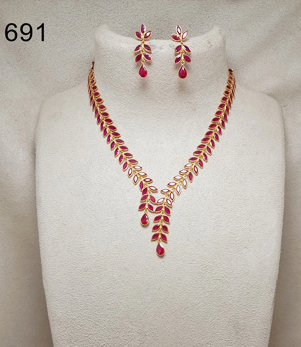 691 Red Set